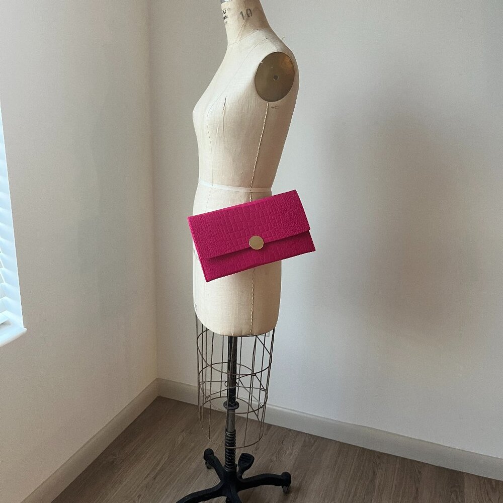 Fuchsia Croc-Embossed Envelope Clutch | Gold Magnetic Clasp